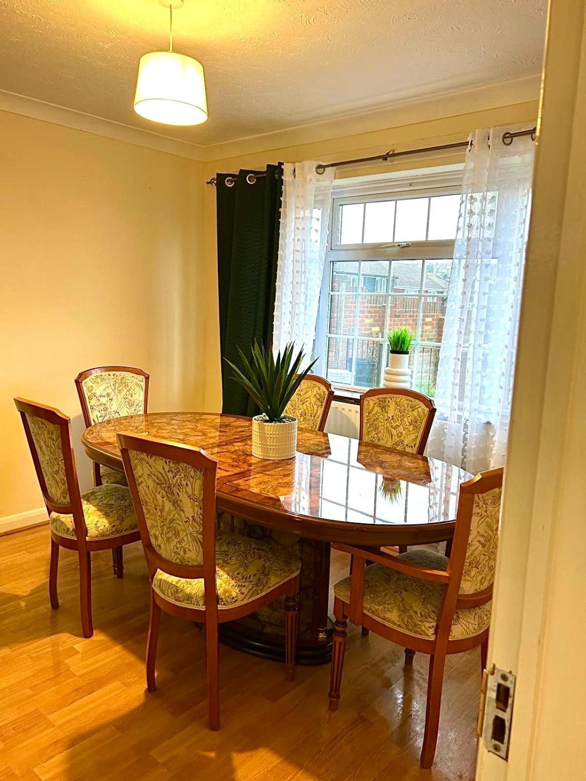 Williams Way Gone Villa Strood Екстериор снимка